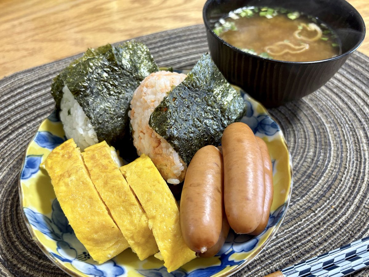 peach_mo's tweet image. 今日のお昼は久しぶりに「こういうのがいいんだよ定食」を食べました。おいしかったです。