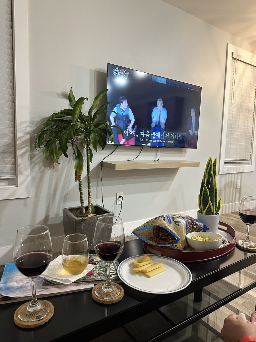 TodaslasMASUS's tweet image. Not me finishing the inception to Kim Seokjin’s world lol
#RUNSEOKJIN_epTOUR_TAMPA #RUNSEOKJIN_epTOUR_US