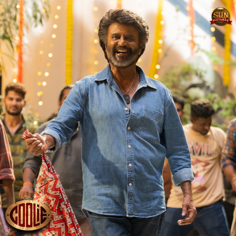 swatson2024's tweet image. லோகேஷ் பய்யா @Dir_Lokesh என்ன மாதிரி ஒரு வேலைப்பாடு. தலைவர் எல்லா போஸ்டர்லயும்❤🔥🔥 #CoolieThePowerHouse