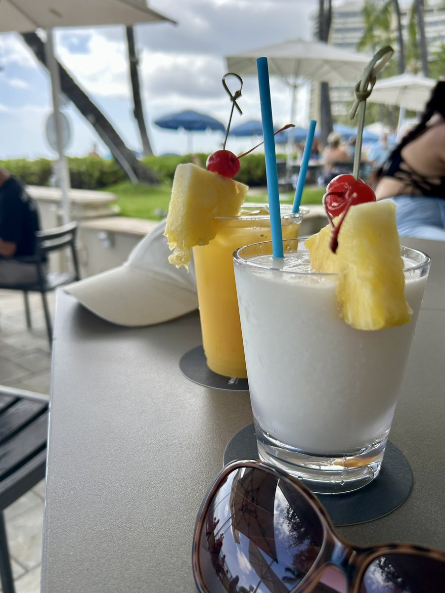 Jane_Arthur_'s tweet image. I think this might be my best holiday ever #Hawaii #Oahu #Waikiki #Pacific 🌴☀️🌊🍹🍍🥥🌅 #relaxing #peaceful #soothing #calm #content