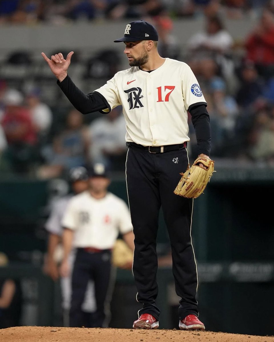 MichaelJBier's tweet image. Tonight was the eighth time this season that Nathan Eovaldi began an outing with five shutout innings. That's tied for third-most in the American League, per Rangers PR.
(📸: @Rangers)