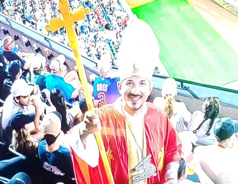 BillyG (@hawkvibe) on Twitter photo The Whitesox pummeled the Northsiders tonight thanks to 19 hits and a blessing from Pope Pedro! #crosstown #Cubs #SoxPride #WhiteSox <a href="/OzzieGuillen/">Ozzie Guillen</a> <a href="/ChuckGarfien/">Chuck Garfien</a> The Whitesox pummeled the Northsiders tonight thanks to 19 hits and a blessing from Pope Pedro! #crosstown #Cubs #SoxPride #WhiteSox <a href="/OzzieGuillen/">Ozzie Guillen</a> <a href="/ChuckGarfien/">Chuck Garfien</a>
