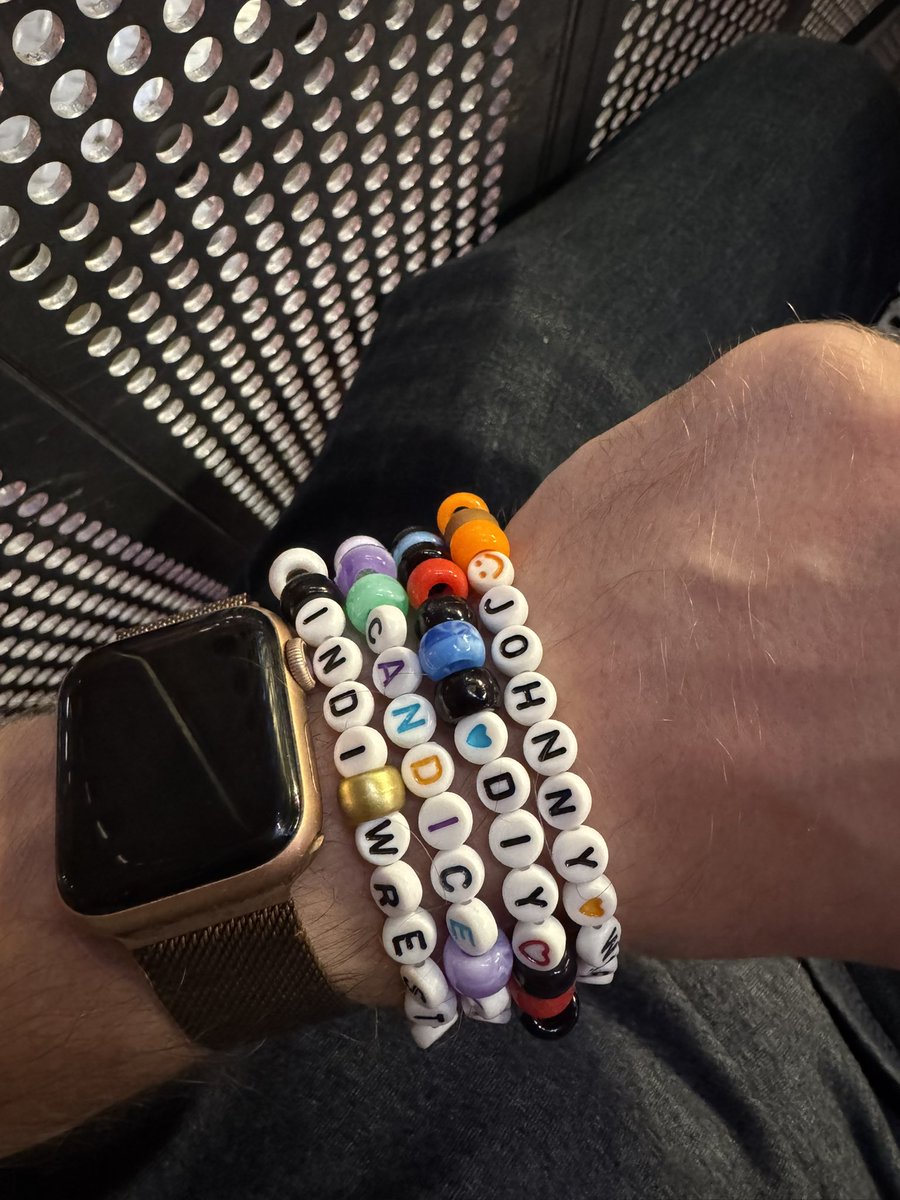 TheGarganoWay's tweet image. I also meant to tweet this out earlier..
shout out to @ripleyslynch22 for these awesome bracelets of my faves! (I was only expecting the Johnny Wrestling one)
I love ‘em! tysm, Kay! so glad we finally got to meet 🧡