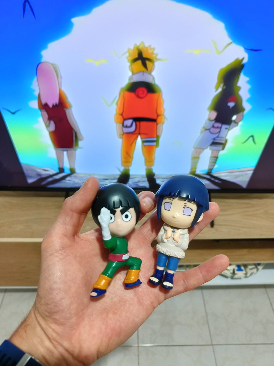 HugoValensi's tweet image. Cuando tu esposa pide por Uber Eats las figuras de @BurgerKingMX y te mandan a los más mancos de Naruto. 🤡🤡
