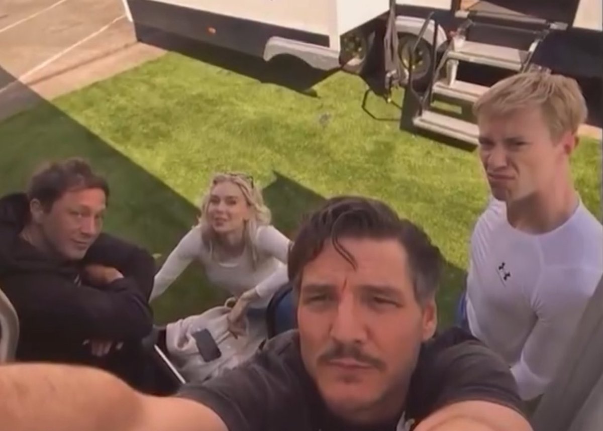 luchobenitez94's tweet image. Este cast perfecto les dice buenas noches y vayan el fin de semana a ver #FantasticFour al cine!!!