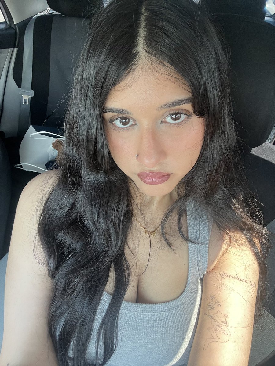 _____zoey's tweet image. 