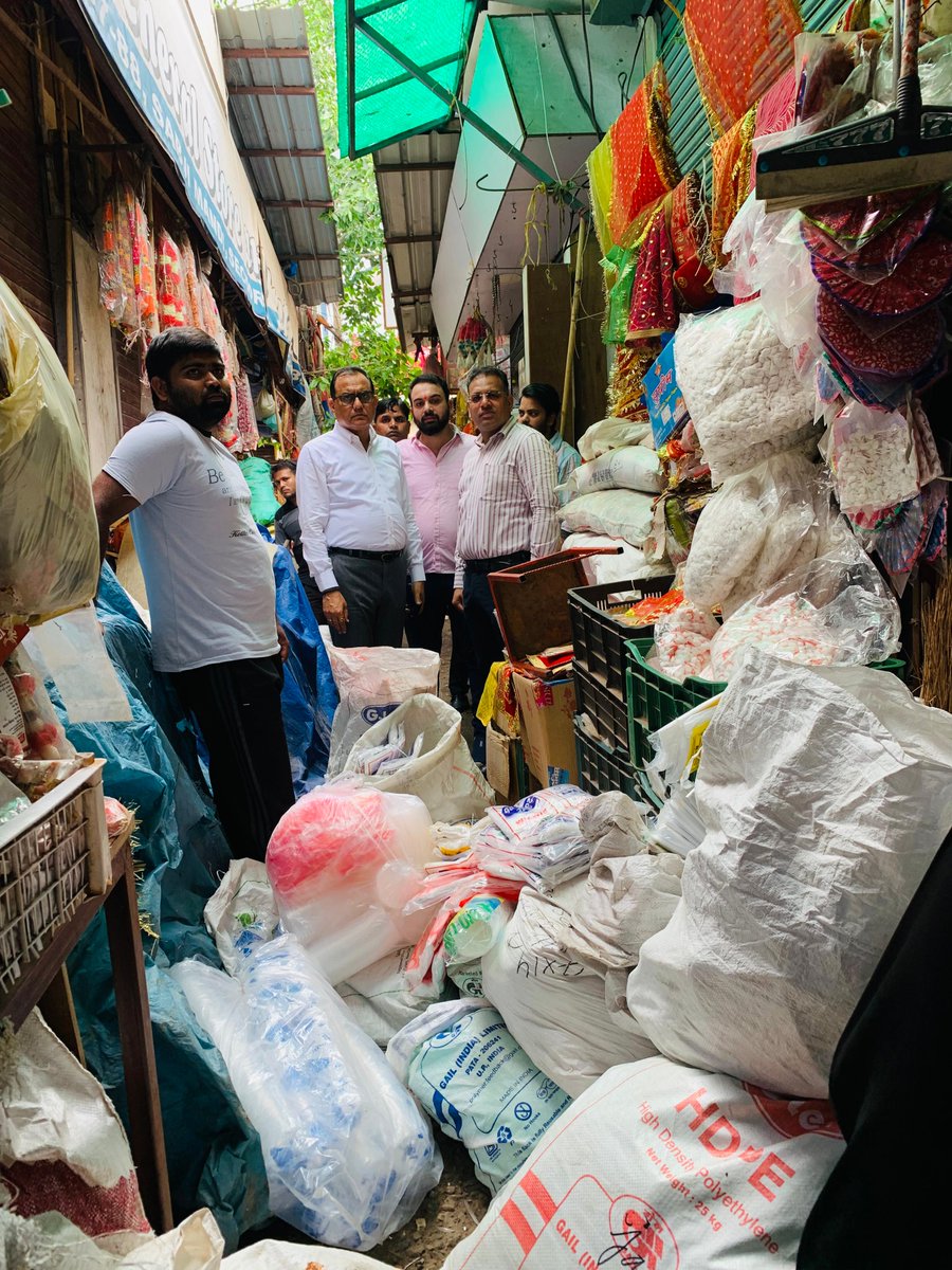 noida_authority's tweet image. स्वच्छता में लगातार अग्रणी प्लास्टिक मुक्त शहर की ओर एक और कदम✨
नौएडा प्राधिकरण हर वर्ष स्वच्छ सर्वेक्षण में अपनी उत्कृष्ट भागीदारी से नए कीर्तिमान स्थापित करता आया है। इसी क्रम में :-
2018 में रैंक थी 324 → 2024 में सम्मान मिला Golden City Award व राष्ट्रपति पुरस्कार
✅…