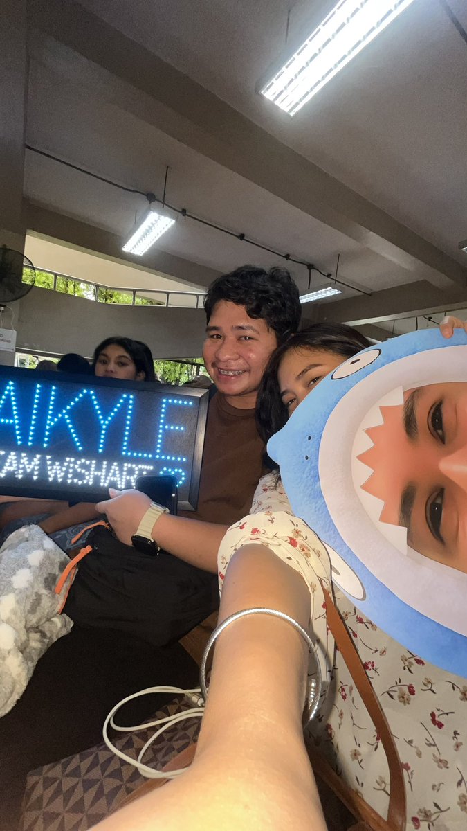 TeamKaiKyleOFC's tweet image. Our dedicated Team Live showed up early and lined up without any assurance of getting in—just for a chance to see KaiKyle up close!
Let’s show them our appreciation. Reply with “Thank you, Team Live” as many times as you can!
FUNTASTIC TANDEM KAIKYLE