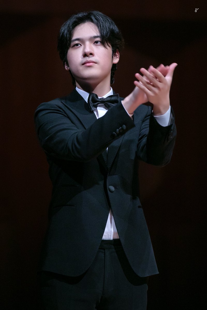 연루 tweet media