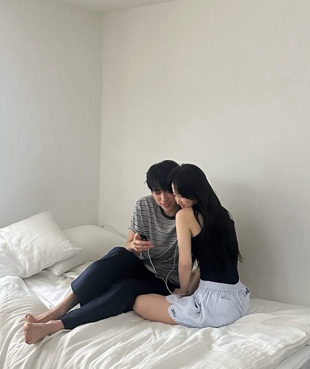 stitch_pololo's tweet photo. พส."โบยอง"มาลงรูปเบื้องหลังที่ถ่ายกับ"พี่จินยอง"ด้วยยย รูปน่ารักมากก https://t.co/7hsOSXLIaJ
