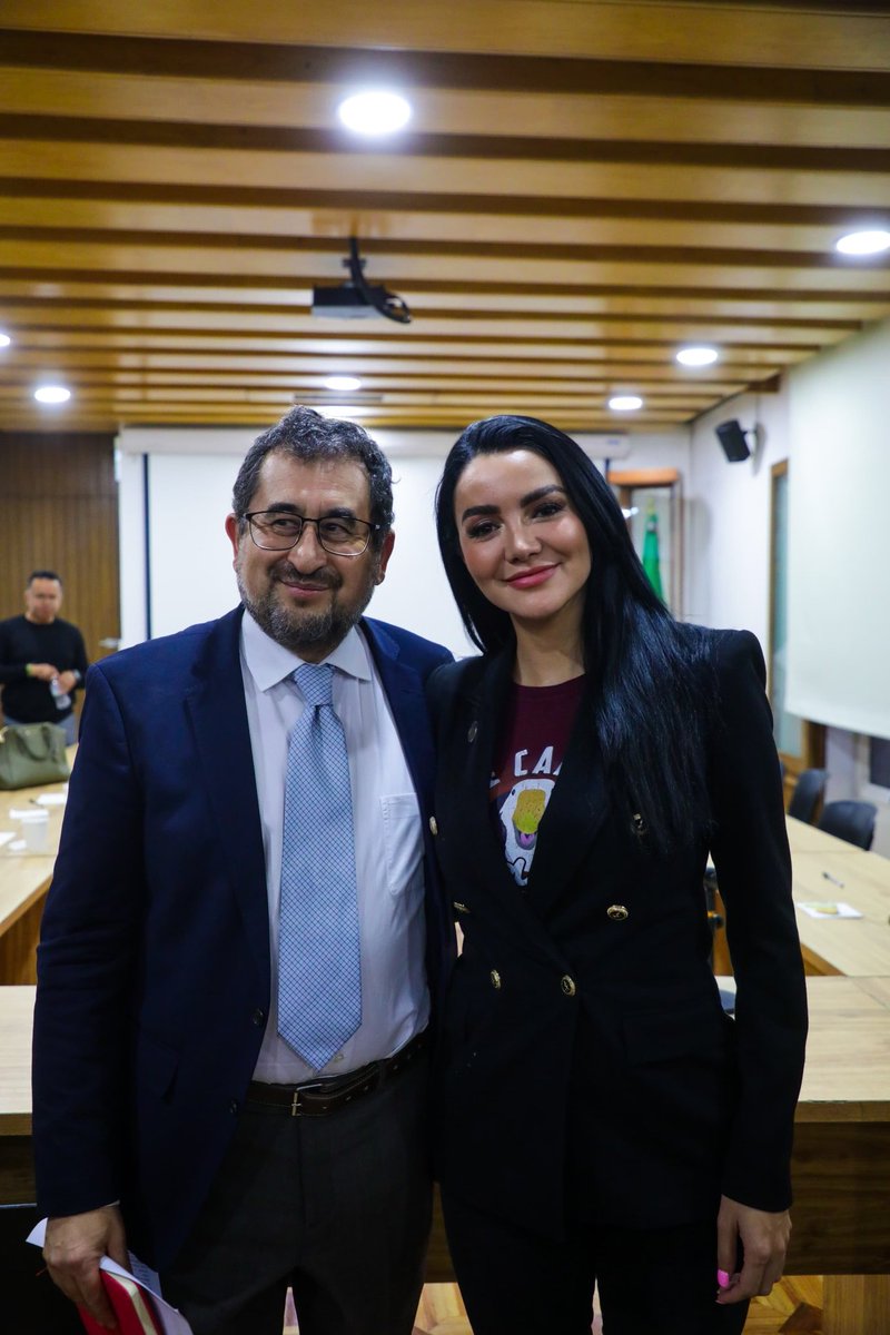 GabyJimenezMX's tweet image. Nos reunimos con el Secretario de Gobierno de la CDMX, @craviotocesar, para reforzar los trabajos de la Cuarta Transformación en nuestra ciudad y articular esfuerzos con el gobierno capitalino.
Todas y todos coincidimos en la importancia del diálogo y la colaboración para…