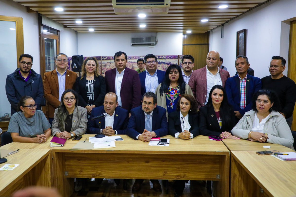 GabyJimenezMX's tweet image. Nos reunimos con el Secretario de Gobierno de la CDMX, @craviotocesar, para reforzar los trabajos de la Cuarta Transformación en nuestra ciudad y articular esfuerzos con el gobierno capitalino.
Todas y todos coincidimos en la importancia del diálogo y la colaboración para…