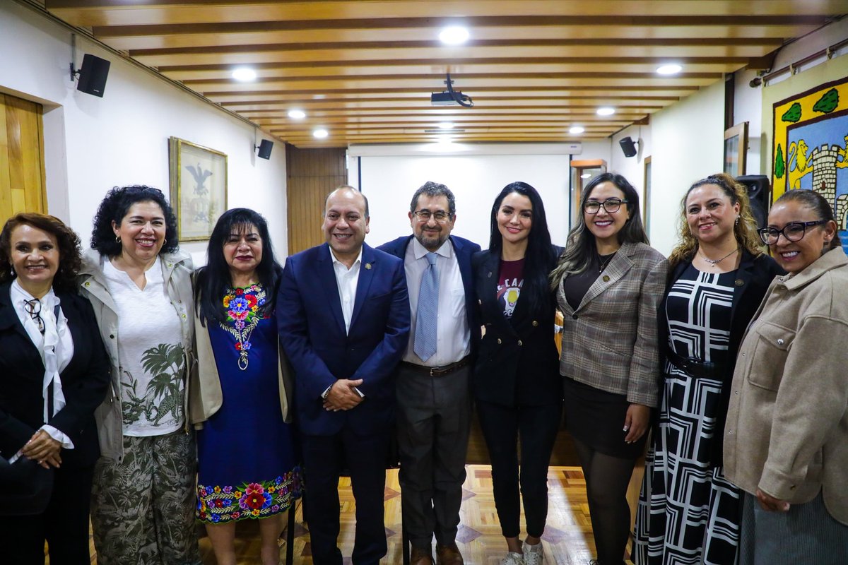 GabyJimenezMX's tweet image. Nos reunimos con el Secretario de Gobierno de la CDMX, @craviotocesar, para reforzar los trabajos de la Cuarta Transformación en nuestra ciudad y articular esfuerzos con el gobierno capitalino.
Todas y todos coincidimos en la importancia del diálogo y la colaboración para…