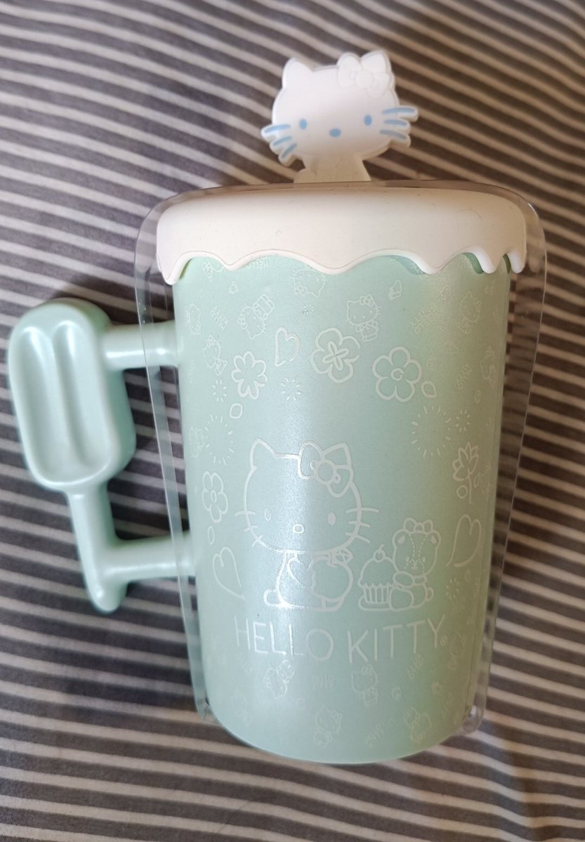 KattyNeniStore's tweet image. Hermosa taza con tapa. Sabemos que no te gusta tomar agua, café y mosquitos, o babas de otros 😒
$250