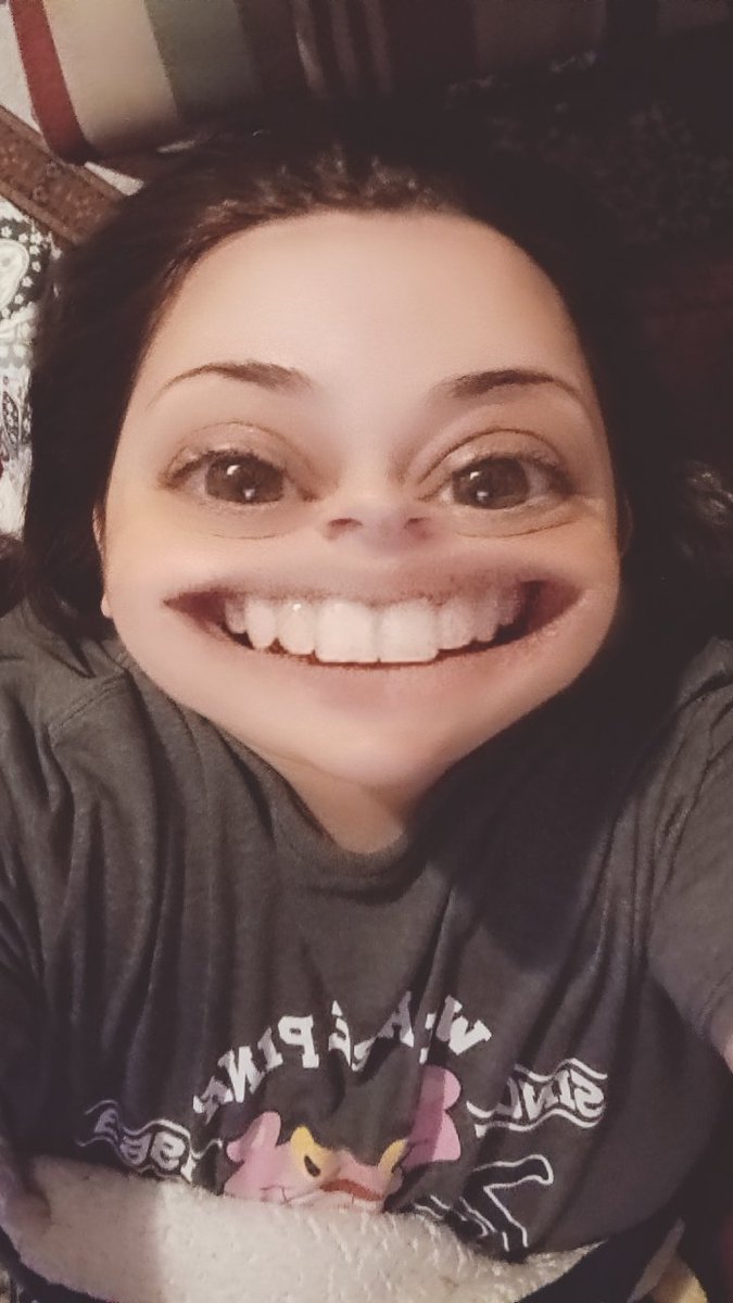 Parabéns pra mim. 37 anos com cara de 73.
Tô viva...e é isso.