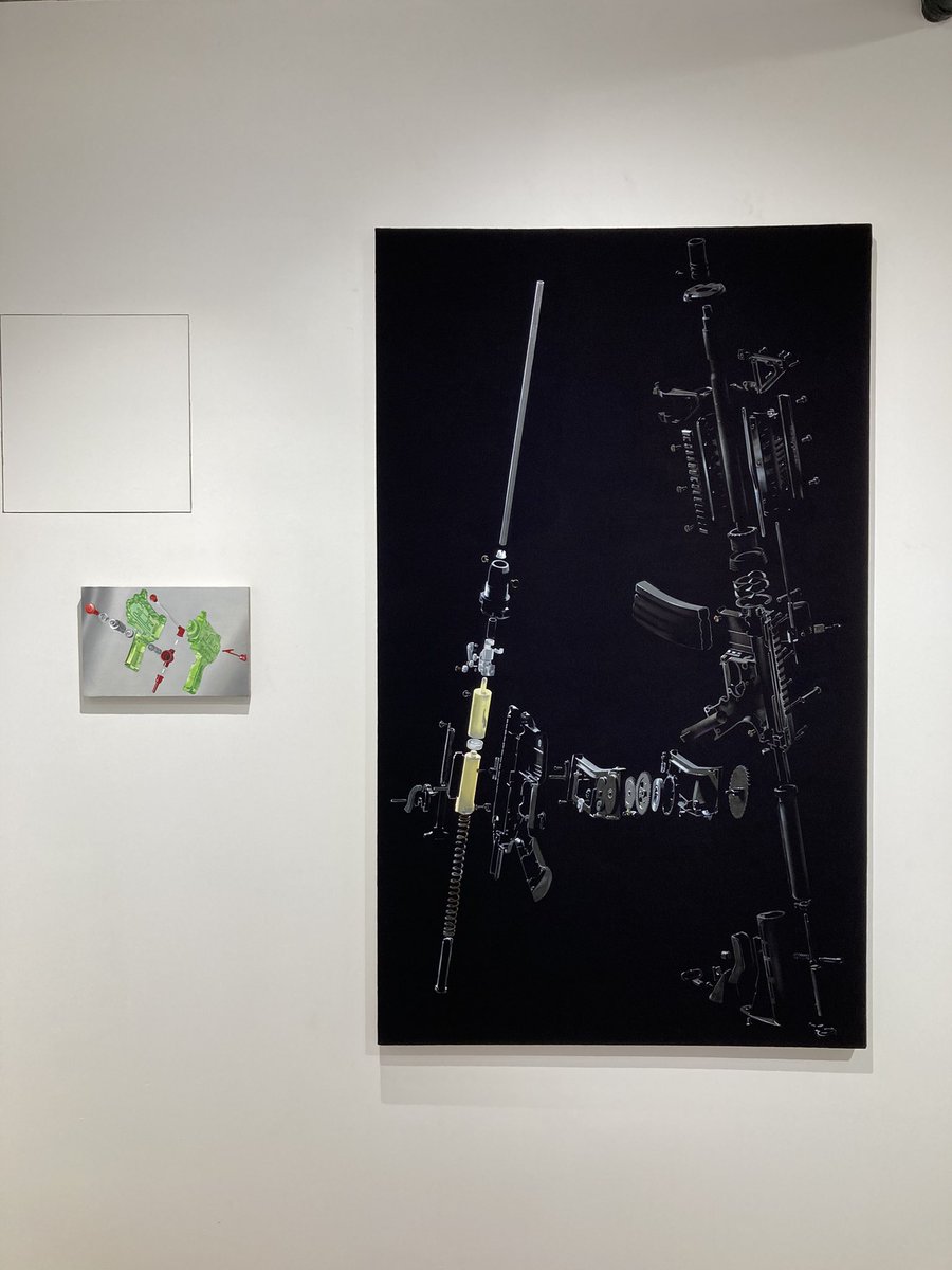 itotonbo01's tweet image. 上野
Route Gallery
村松辰之介
鈴木詠士
「MONO SCAPE」
2025/7/27まで
藝大油画の2人展。アルミニウムに描いた鳥や風景が日本画を思わせる村松さん、分解されたエアガンや虫を描く鈴木さん。行ってよかった。
東京都台東区東上野4-14-3 2F
上野入谷口から3分(入谷改札から6分)