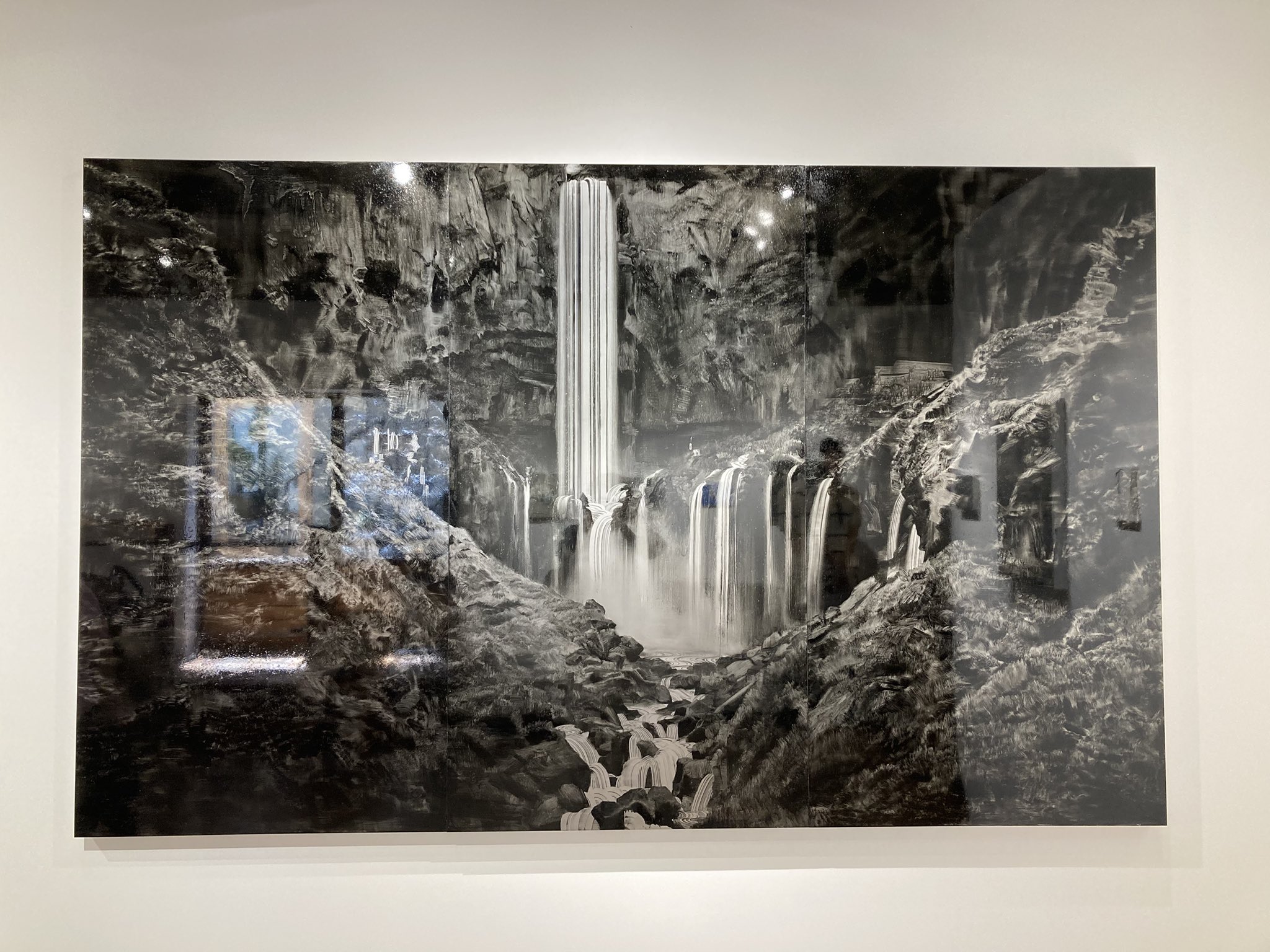 東京藝術大学 信英 シニョン アート作品 アクリル？ 油彩？ ① 東京藝術大学 信英 シニョン アート作品 アクリル？ 油彩？ ②