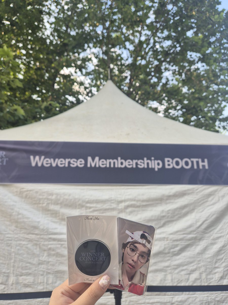 yginnercircle's tweet image. #HELLOINNERCIRCLE 

2025 WINNER CONCERT [IN OUR CIRCLE] 
Weverse Membership BOOTH가 오픈되었습니다!

인서를 위해 준비한 
오늘의 선물도 받아 가세요!💙 
*부스 운영 시간은 현장 상황에 따라 변경될 수 있습니다.

#WINNER #위너 #CONCERT #IN_OUR_CIRCLE #SEOUL #OLYMPIC_HAL #20250726_6PM…