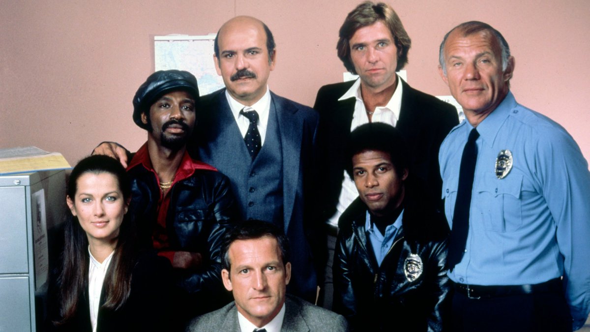 DrBuzz_Forensic's tweet image. Actor Kiel Martin was #BornOnThisDay, July 26, 1944. Remembered for his role as "Detective John 'J.D.' La Rue" on the #1980s TV drama, Hill Street Blues. After battling an addiction to alcohol & cigarettes he passed in 1990 (age 46) from #lungcancer. #RIP #GoneTooSoon #BOTD #hunk