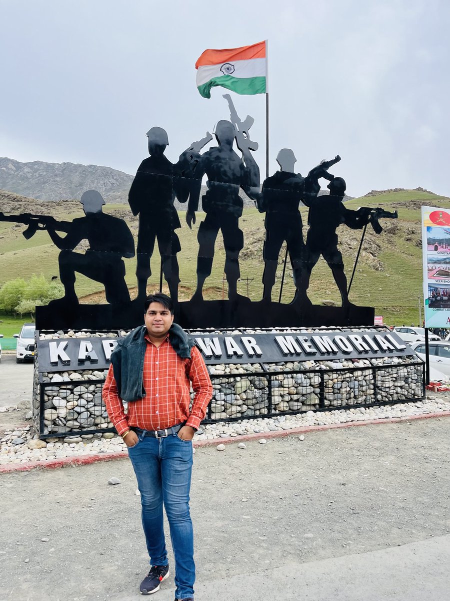 कारगिल विजय दिवस पर शहीदों को श्रद्धांजलि व आप सभी को हार्दिक शुभकामनाएँ और बधाई 💐💐💐
#कारगिल_विजय_दिवस