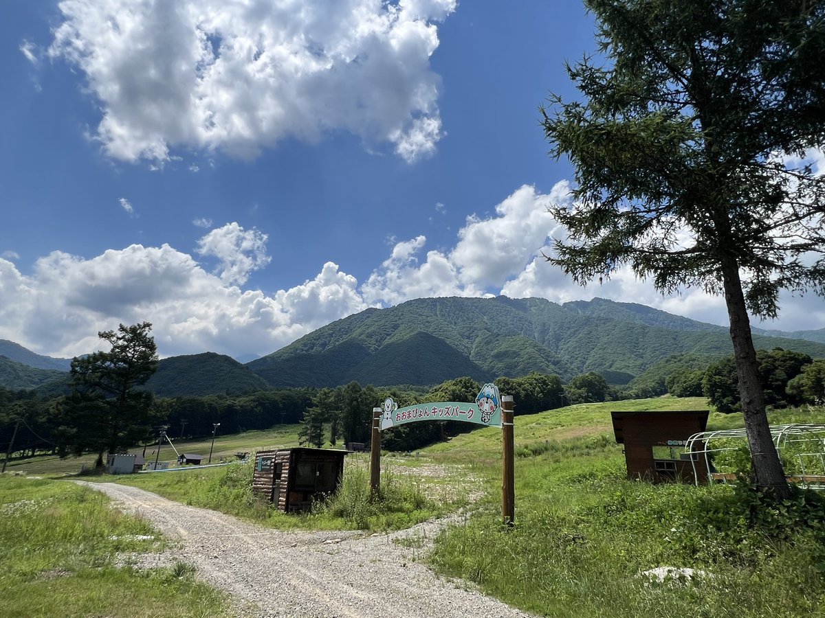 webike_recruit's tweet image. 本日は爺ヶ岳スキー場にて、社内のオフロードバイク走行会です。
暑いけどみんな久しぶりの爺ヶ岳を楽しんでます!