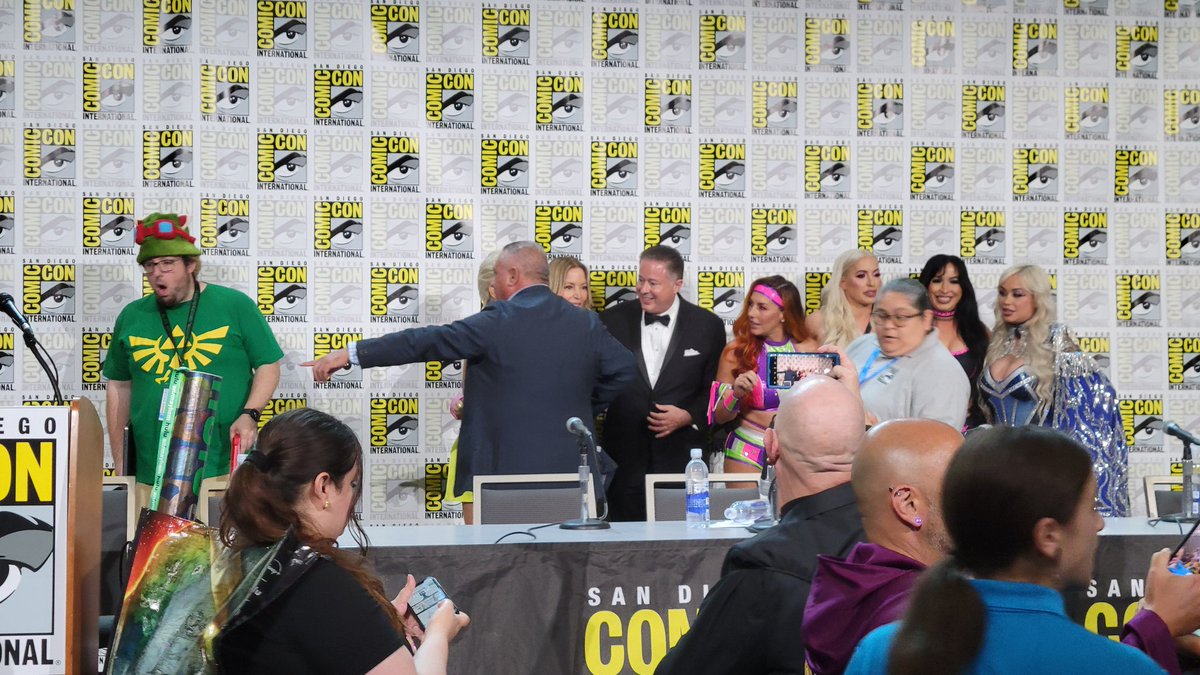 AndyTPrivateEye's tweet image. A Comic-Con story in four parts starring @rocco_botte and the @wowsuperheroes: