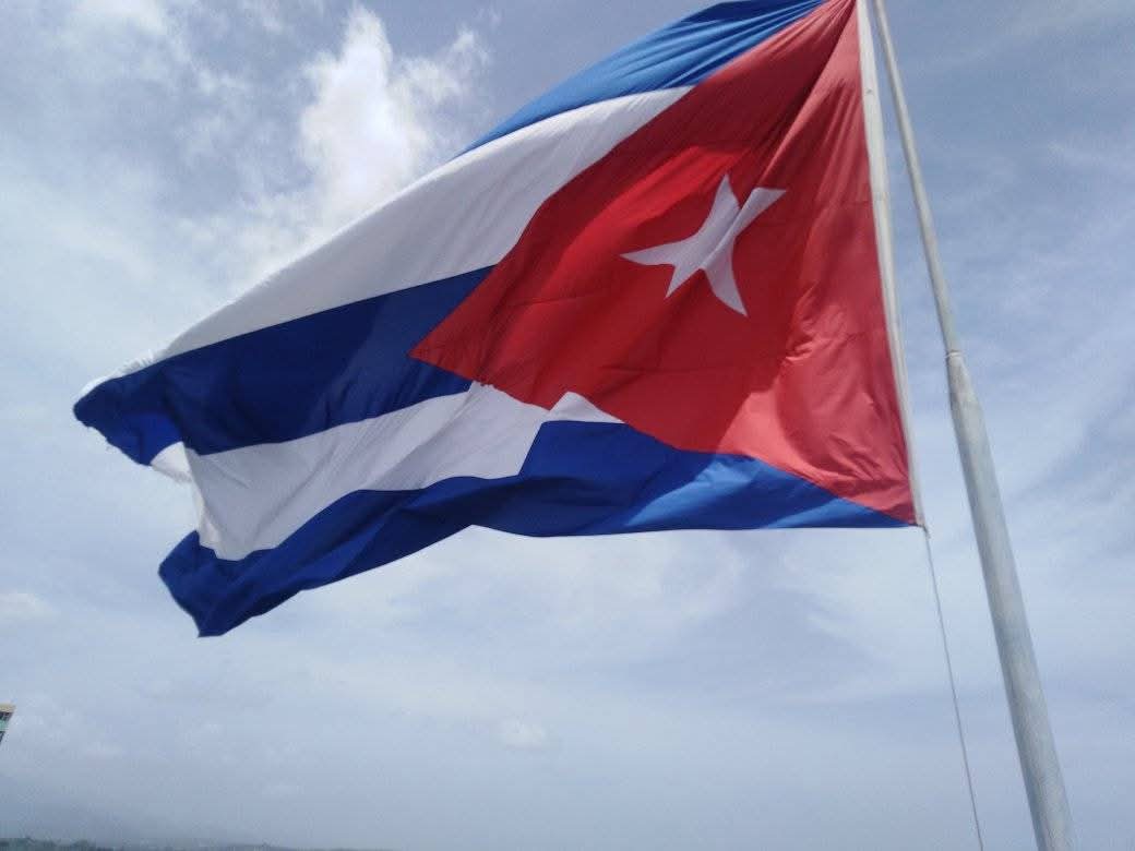 🇨🇺 ¡Cuba está y estará firme! 🇨🇺

Aquí no hay bloqueo que nos doblegue,ni mentira que borre la verdad, ni tormenta que arranque la raíz.

Cuba sigue firme:
con su gente noble, su dignidad intacta,su historia gloriosa como escudo
y la esperanza ondeando como bandera.#CubaEstáFirme