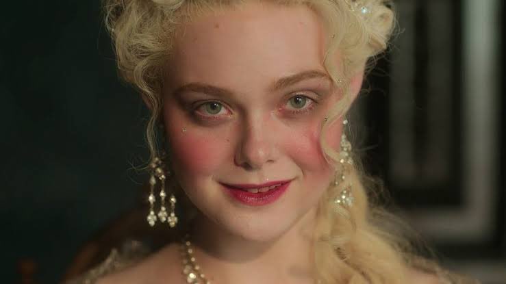 emmasfrosts's tweet image. elle fanning can do it all