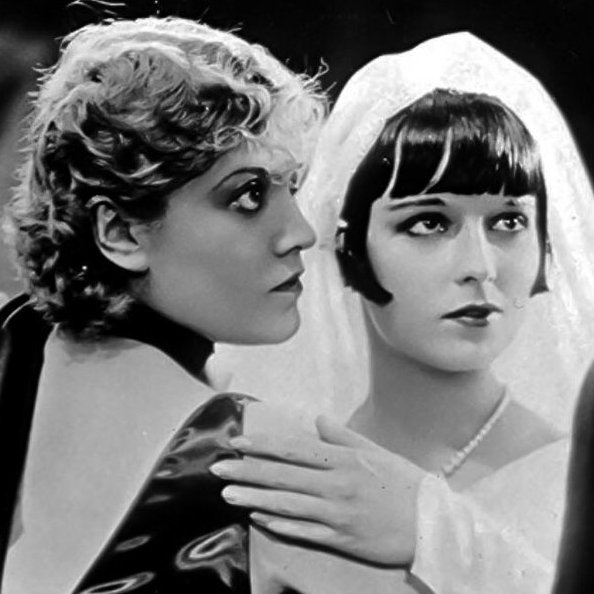 DrBuzz_Forensic's tweet image. Actress Alice Roberts was #BornOnThisDay, July 26, 1906. Remembered for her standout role as "Countess Geschwitz" in the classic silent film Pandora's Box (1929), considered to be the 1st #lesbian role clearly indicated on film. Passed in 1985 (age 79) heart attack. #RIP #LGBTQ