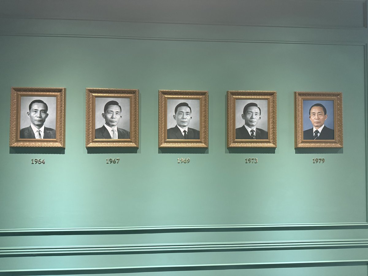 sndb_21's tweet image. 朴正煕大統領記念館へ。親の顔より見た宣誓文とかあって刺さる