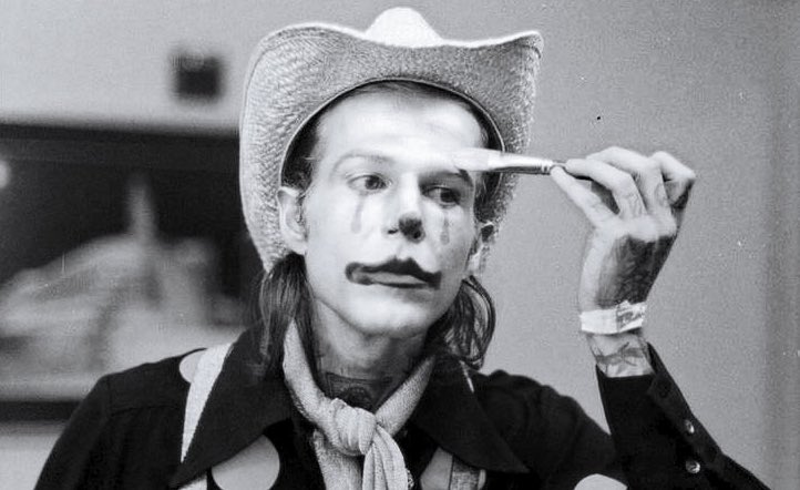 flawlessrip's tweet image. again and again and again 🤡🤡🤡