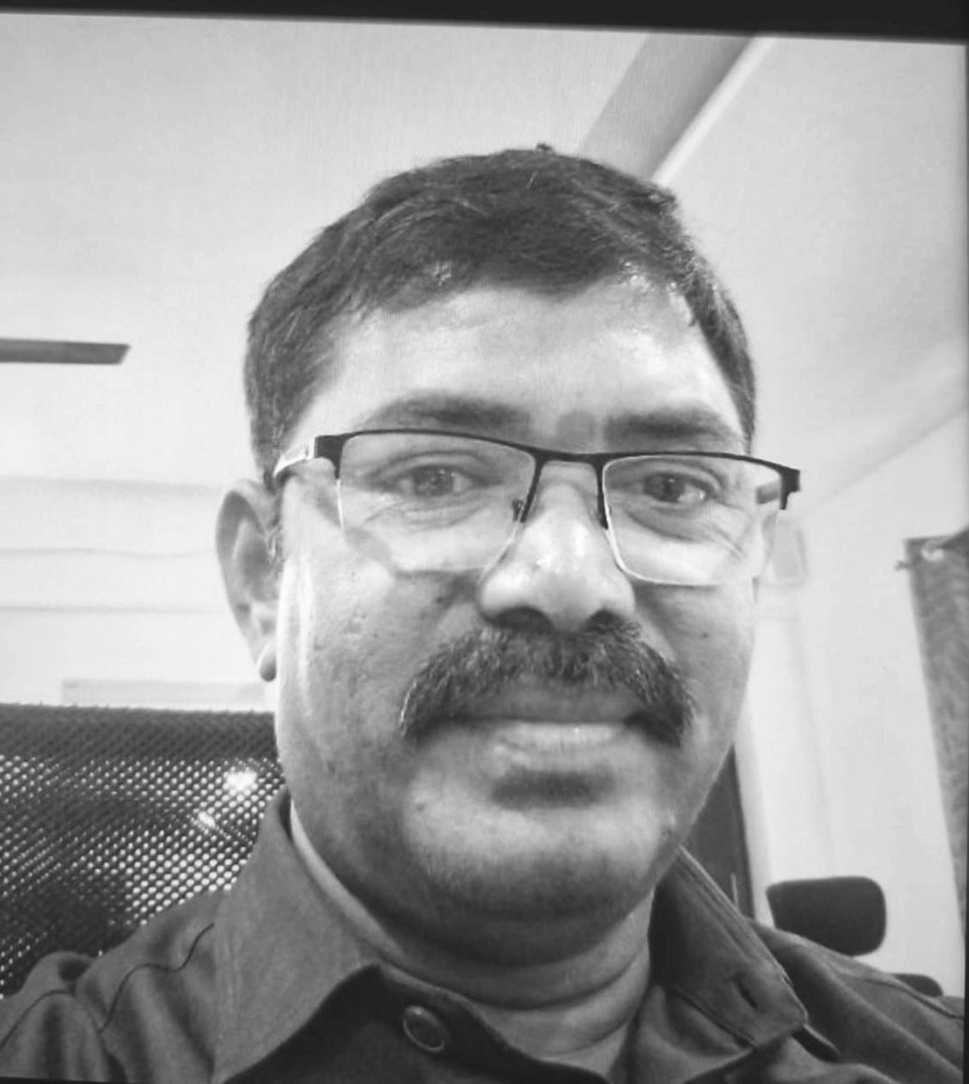 ncbn's tweet image. యాదాద్రి జిల్లా చౌటుప్పల్ మండలం భైతాపురం వద్ద జరిగిన రోడ్డు ప్రమాదంలో ఇంటెలిజెన్స్ అండ్ సెక్యూరిటీ వింగ్లో పని చేస్తున్న ఇద్దరు డిఎస్పీలు చక్రధరరావు, శాంతారావు మరణించడం దురదృష్టకరం. వారి కుటుంబ సభ్యులకు నా ప్రగాఢ సానుభూతి తెలియచేస్తున్నాను. వారి ఆత్మకు శాంతి చేకూరాలని ఆ…