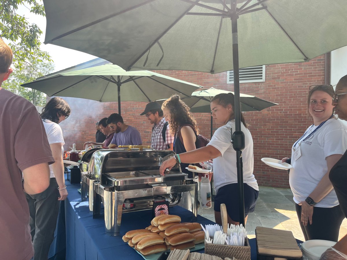 YeastCourseCSHL's tweet image. Recharging with burgers and hot dogs before diving back into experiments. Perfect balance of yeast and feast 🍔🌭🥤
#YGG2025