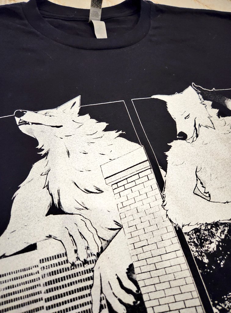 NONSTOPPUP's tweet image. REALLY LOVE HOW THIS BIG SHIRTLESS HUNK LOOKS SCREEN PRINTED ON MY NEW SHIRT 👀💦