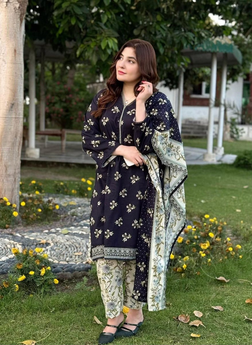 Kanwal__khan151's tweet image. Always Win hearts not money 💵 

Good morning