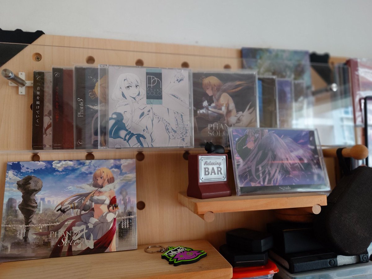 yea scored this brand new unopened compllege set for 1300rmb ($180) with free shipping🥰🥰🥰