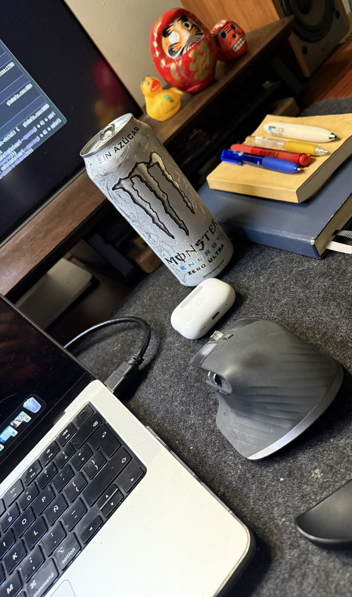 aileenvl's tweet image. One of those nights with lots of things to get done over the weekend 👩🏻💻