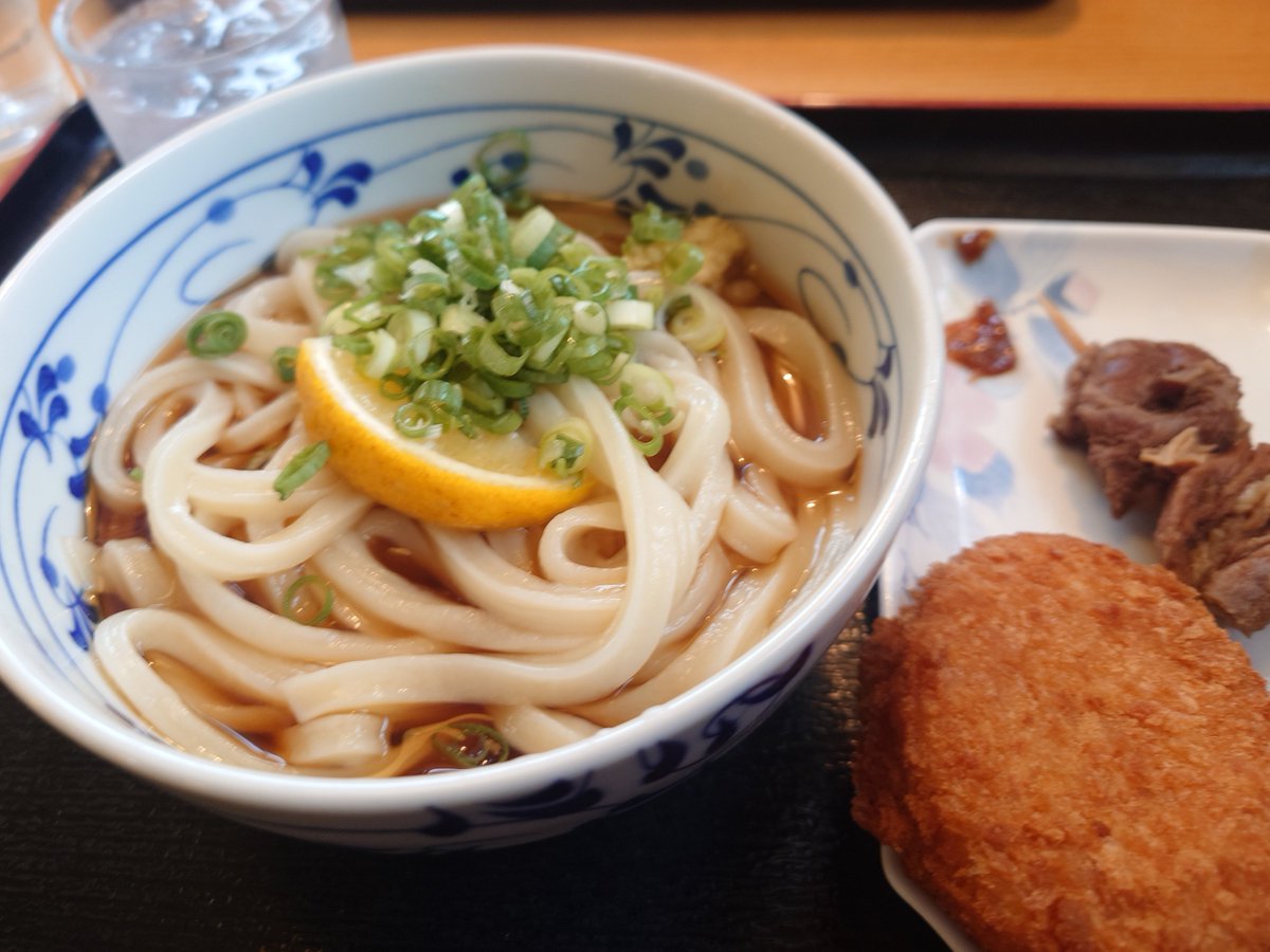 t_emperor's tweet image. コロッケうどんおでん！