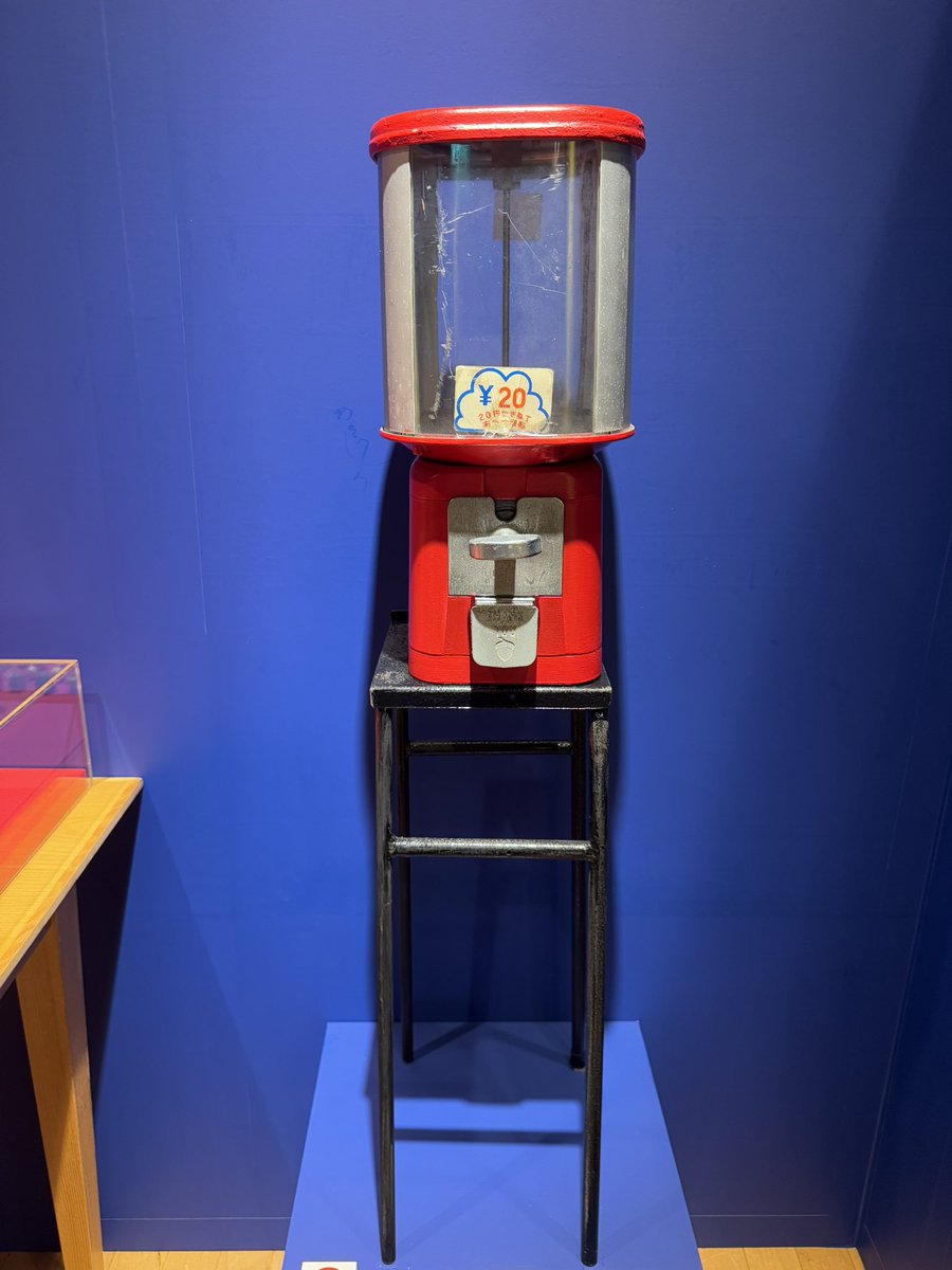 D_a_kr's tweet image. ガチャガチャ展きたよ
職場のぼくのキーホルダー展示されてたよ

 #ガチャガチャ展