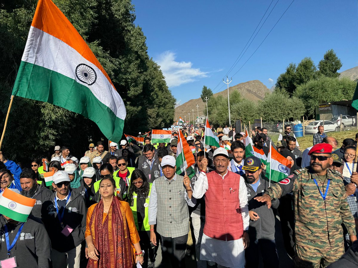 YASMinistry's tweet image. The mountains of Drass whisper stories of valour as the Kargil Vijay Diwas Padyatra was officially flagged off by Hon’ble Union Minister of Youth Affairs & Sports, Dr. Mansukh Mandaviya. On July 26, 2025, we marched in remembrance, marking 26 years of India’s victory in the…