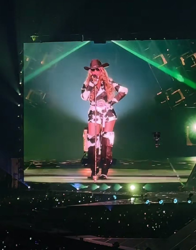 clockthetea13's tweet image. NEW OUTFIT ALERT 🚨