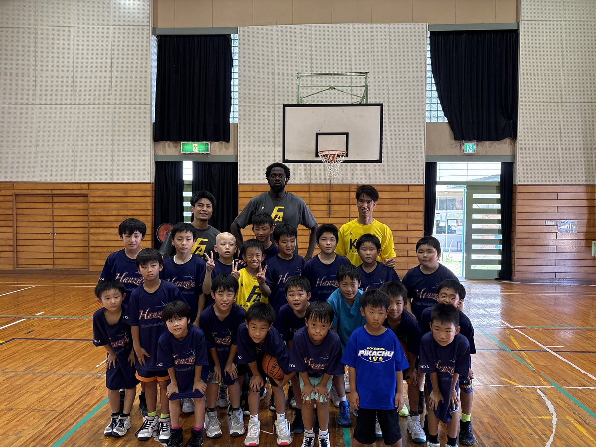 籔内HCによるバスケットボール講習会🏀

本日は飯山ミニバスケットボールクラブの皆さんでした✨

ありがとうございました💪！

#籔内幸樹
#ファイサンバ
#竹山太喜
#CREATEVV
#香川ファイブアローズ