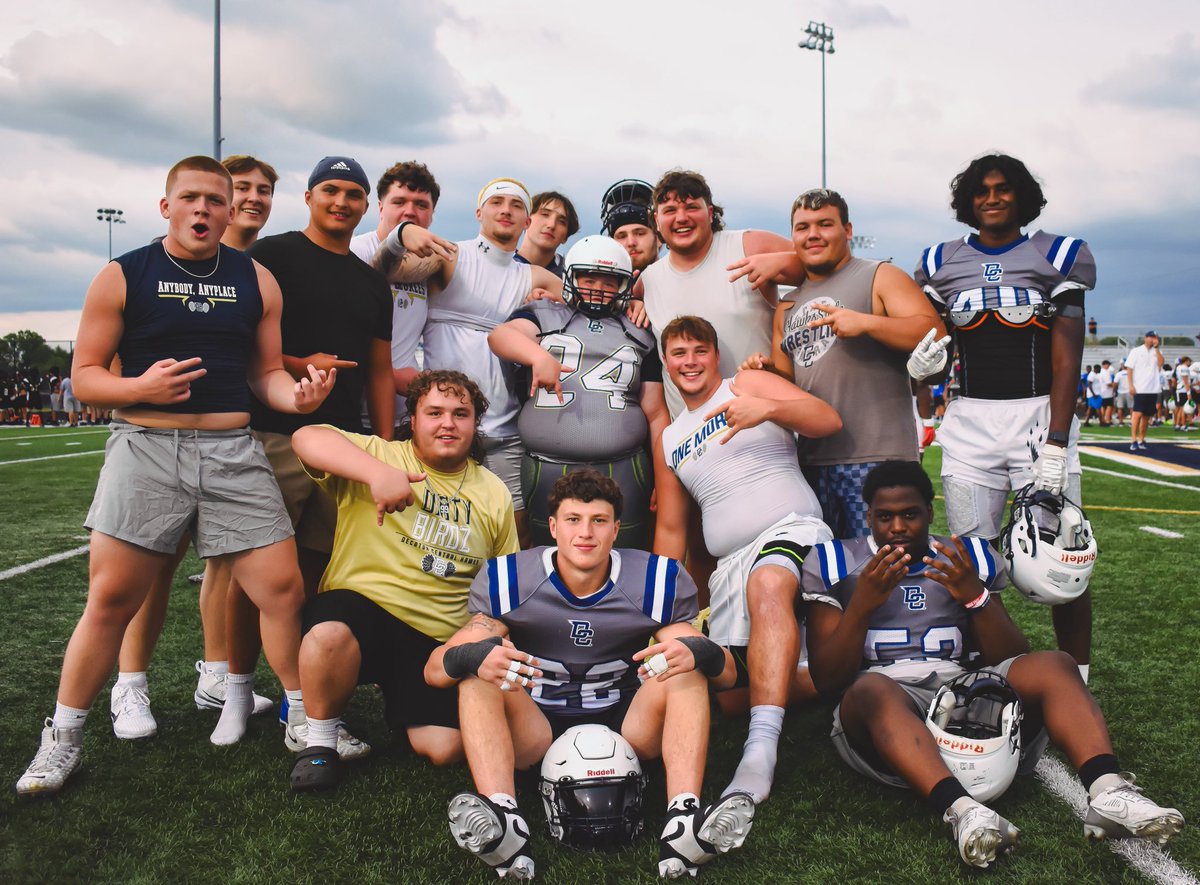 SarahSurber56's tweet image. DC Hawk Football July Varsity Scrimmage 7.17.25 💙💛🦅🏈
📸: @SarahSurber56