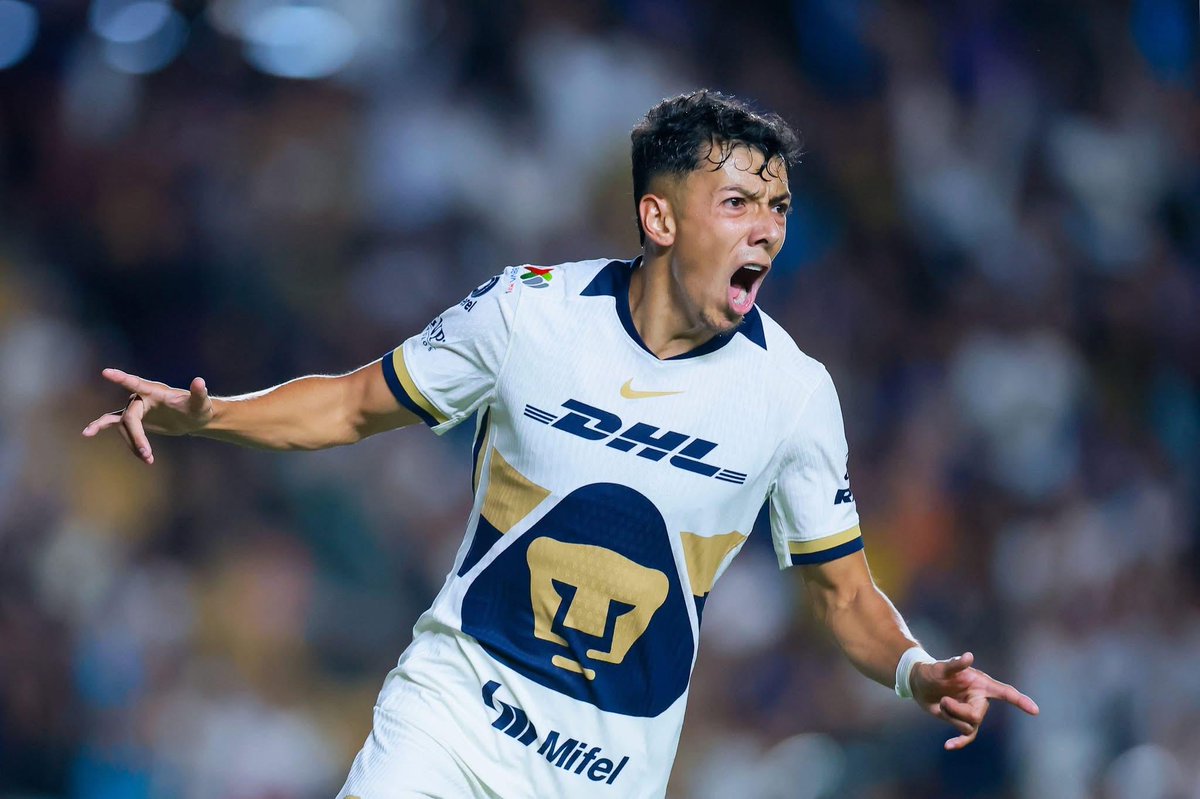 AlertaQro's tweet image. #AlertaDeportes | 🔵⚫️ #GallosBlancos pierde 0-2 contra #Pumas ⚪️🟡 en su debut en el estadio #Corregidora 🏟️⚽️
⚽️🏃💨 Querétaro tuvo poca propuesta y con el limitado plantes es claro que no le alcanza; Benjamín Mora no tiene armas. Pumas se llevó los tres puntos en el debut de…
