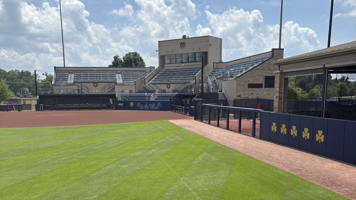 ShaelynEric2027's tweet image. 2 days in on our road trip across the country from Indianapolis to L.A.! My dad and I have been able to see some pretty amazing universities and fields! 🌾🚗💨
@2Ganeff @CoachDeOliveira @TonySmithNUSB @StacyMayJohnson @CoachPinkerton