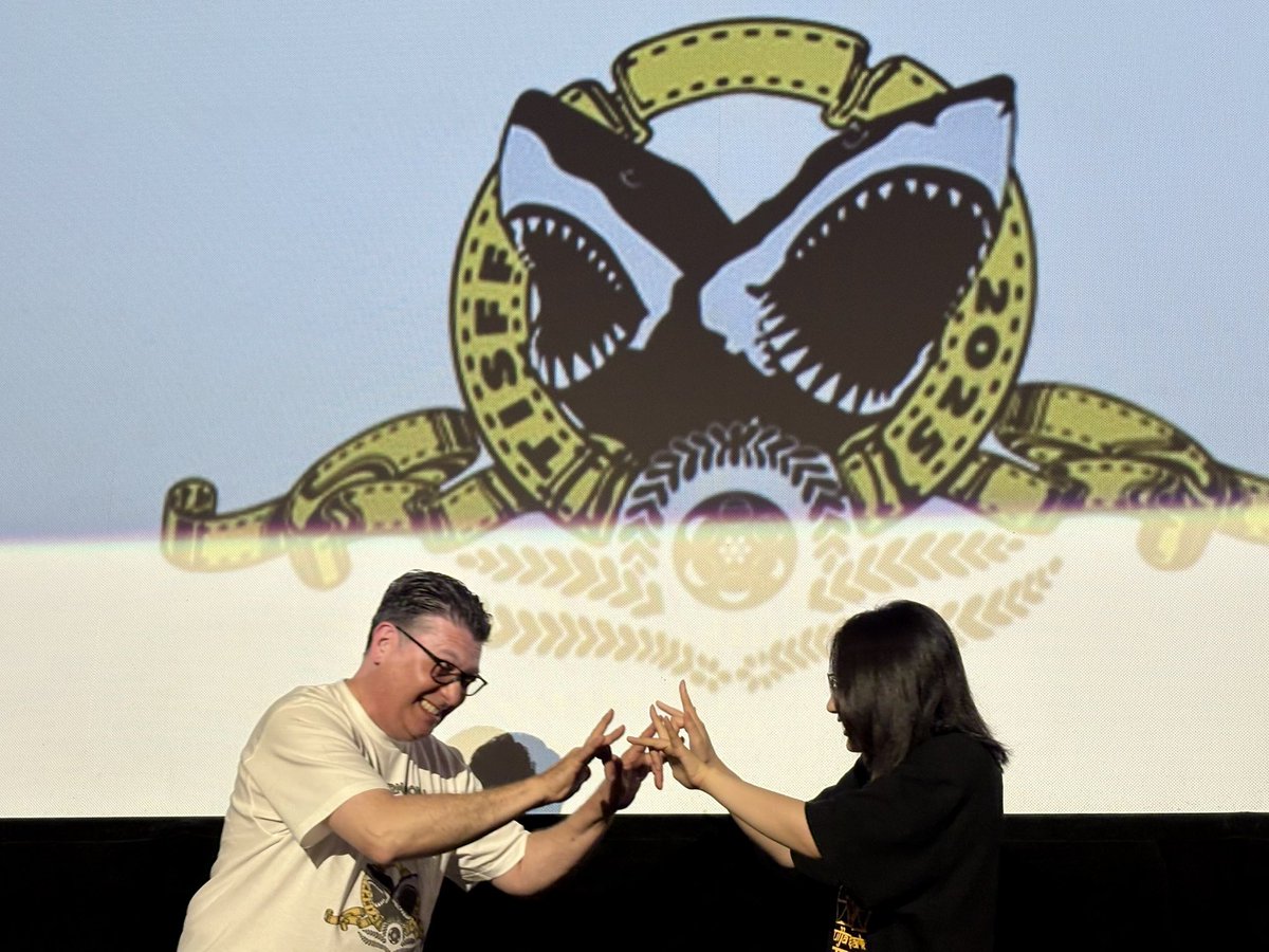 第二回 #東京国際サメ映画祭 で上映された『#ウィジャシャーク3』、お馴染みのあのサメやこのサメが高クオリティなパペット姿で激闘を繰り広げるトンチキサメ映画ユニバース作品でした。ミリオーレ監督が「『ゴジラ FINAL WARS』をリスペクトした」と述べていたので全人類この映画観るべきです。観ろ。