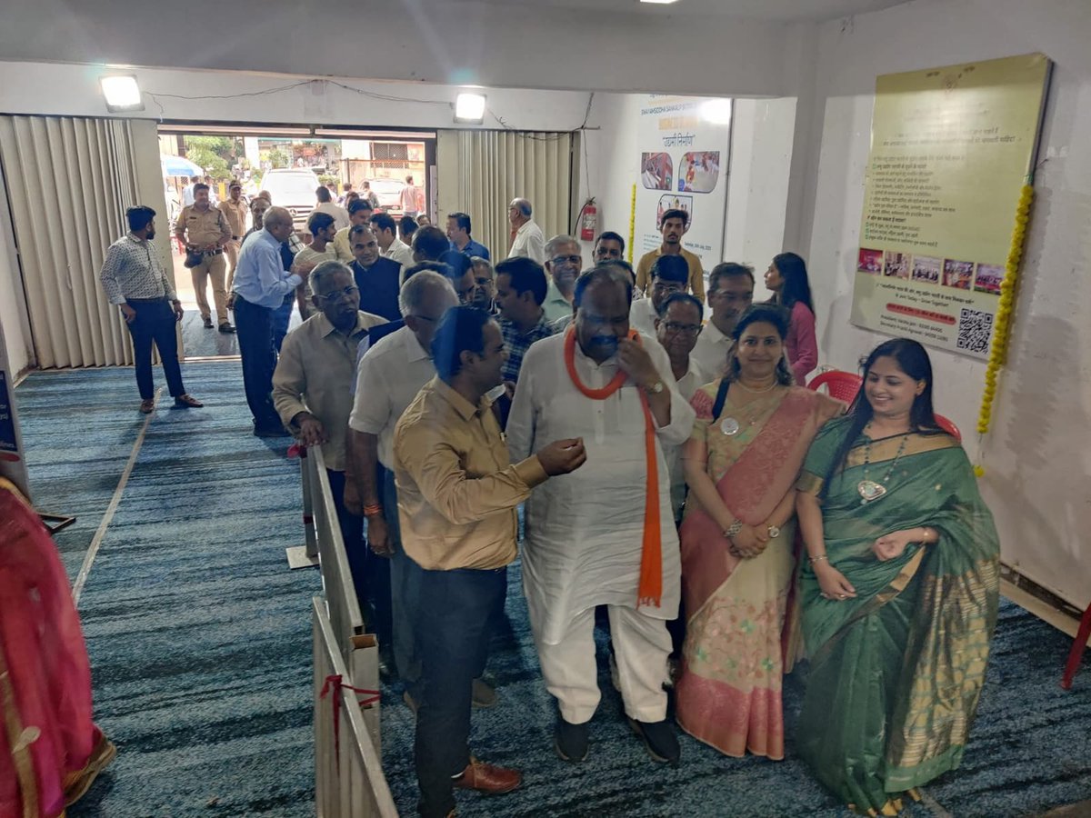 lubindia's tweet image. 🌟 स्वयंसिद्धा संकल्प सूत्र एग्ज़िबिशन 2025 🌟
📍 द्वितीय दिवस – 25 जुलाई 2025 | स्थान – खेल प्रशाल, इंदौर
🎤 पैनल चर्चा:
"महिला उद्यमी: सपनों से सृजन तक"
महिला सशक्तिकरण को समर्पित इस विशेष सत्र में देशभर की प्रेरणादायी महिला उद्यमियों ने अपने संघर्ष, सफलता और विज़न को साझा…