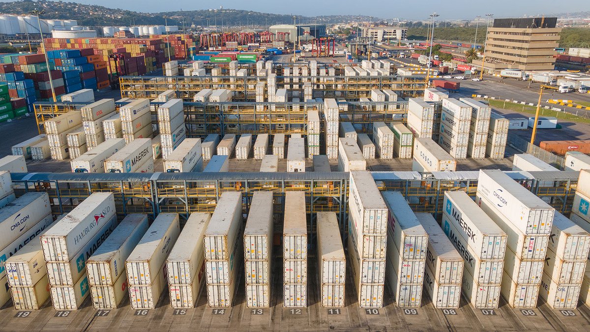 South Africa’s citrus season records 18% export growth mid-season, driven by EU and Middle East demand and boosted by increased rail volumes and port upgrades. 

🇿🇦 railwaysafrica.com/news/south-afr…

#rail #railway #ports #logistics #exports #SouthAfrica #Transnet