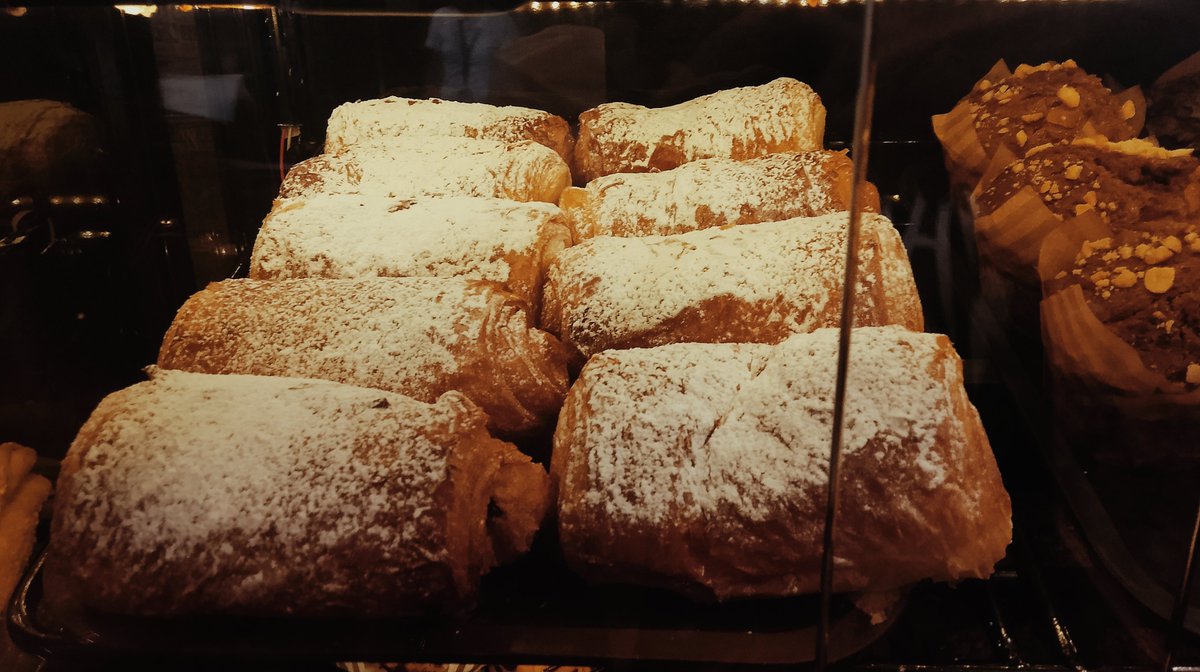 windysaulty's tweet image. Trying out some delicious bread 馃構
Croissant was mid but the others were delicious