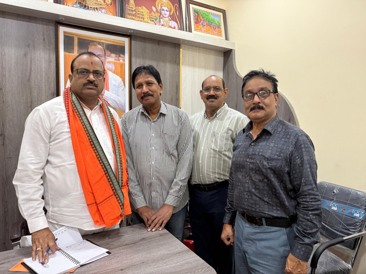 ashwiniksarangi's tweet photo. ଜନତା ଦରବାରରେ ଲୋକଙ୍କ ସମସ୍ୟା ଓ ଅଭିଯୋଗ ଶୁଣି, ସମାଧାନ ପାଇଁ ଆବଶ୍ୟକ ପଦକ୍ଷେପ ନେଲି।
#JanataDarbar #PeopleFirst #26thJuly #BargarhConstituency #Bargarh #Odisha #BJP4Odisha #BJP4India https://t.co/cfpK4LTUPZ